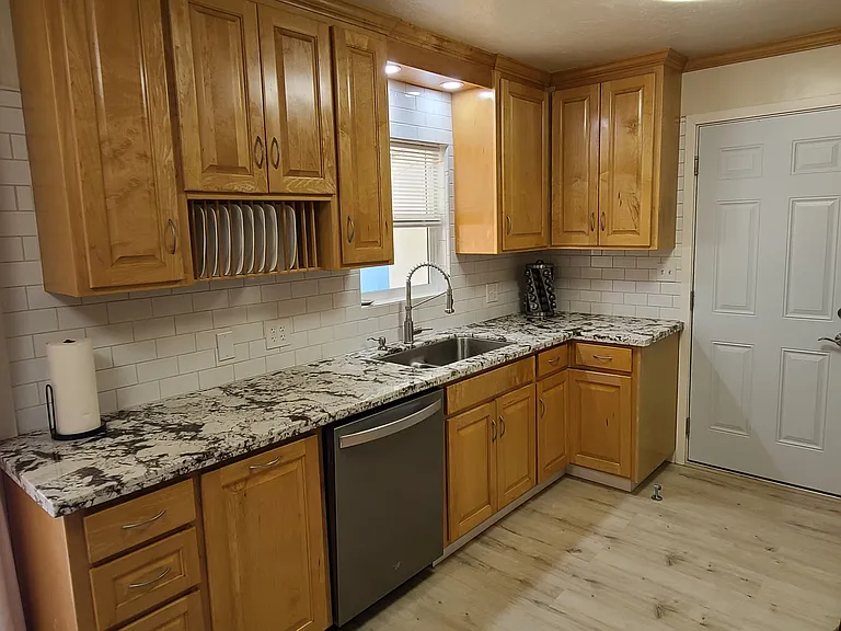2024 Roble Ave — Photo 15