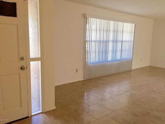 4th image of 979 E Bramblebush Cir