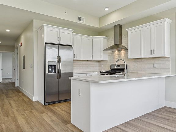 4th image of 611 Communipaw Ave #3