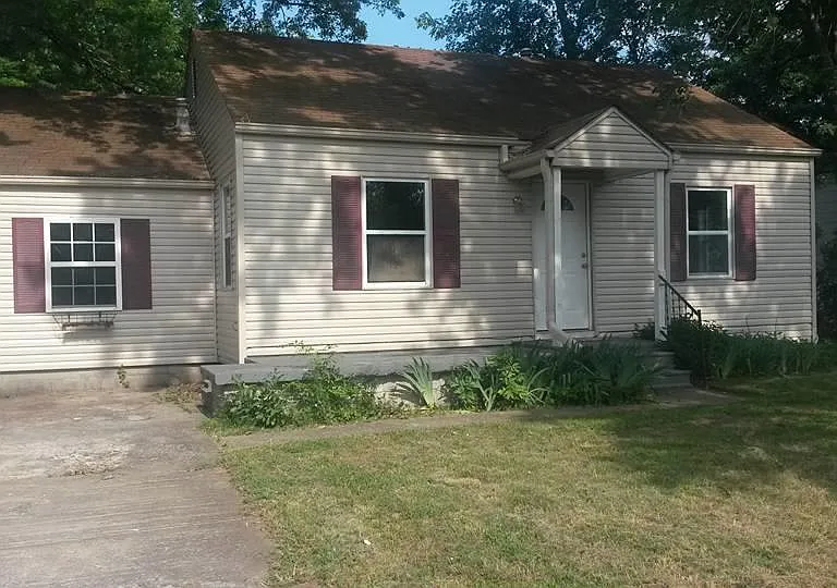 Front yard view