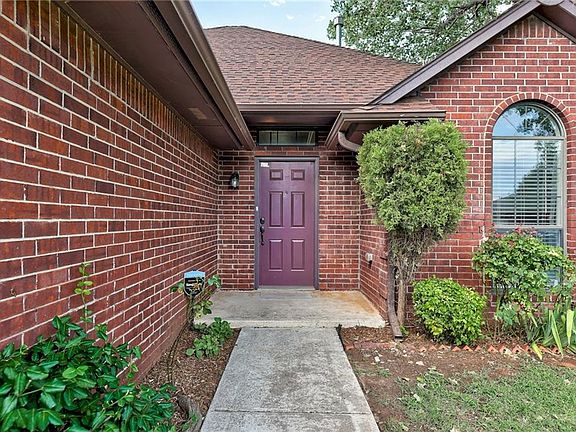 3rd image of 3524 Marston Cir