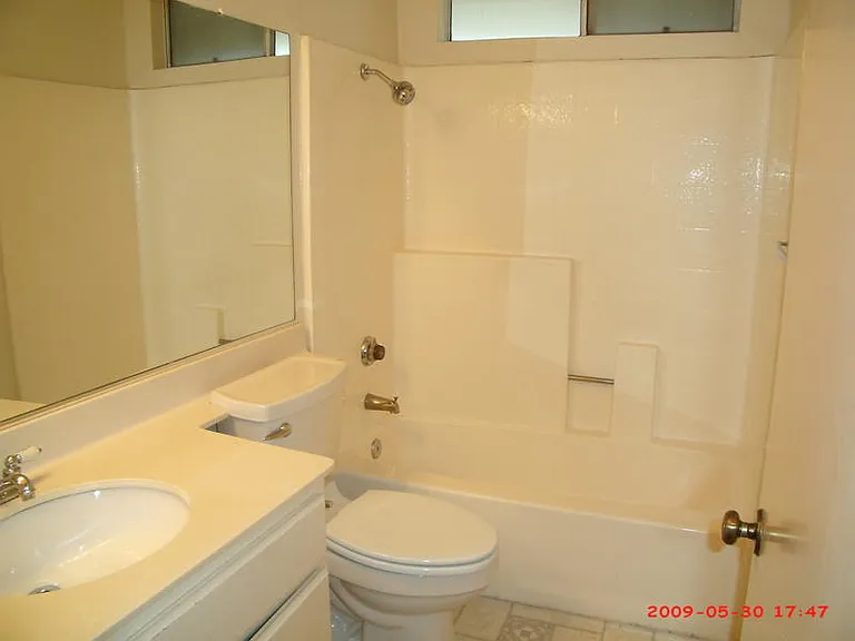 10679 Glendover Ln — Photo 6