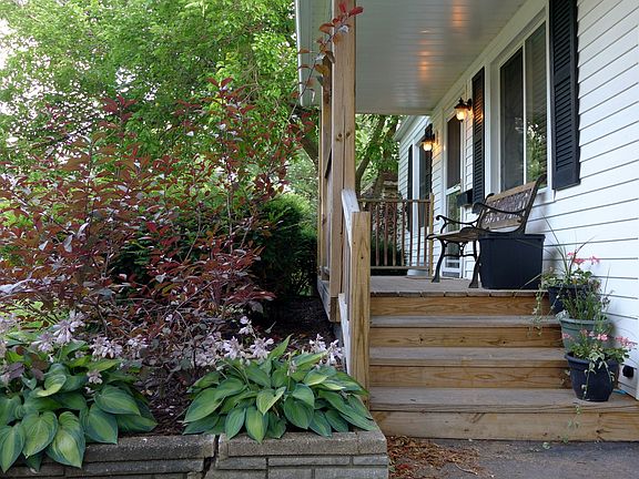 3rd image of 214 S Lodge Ln