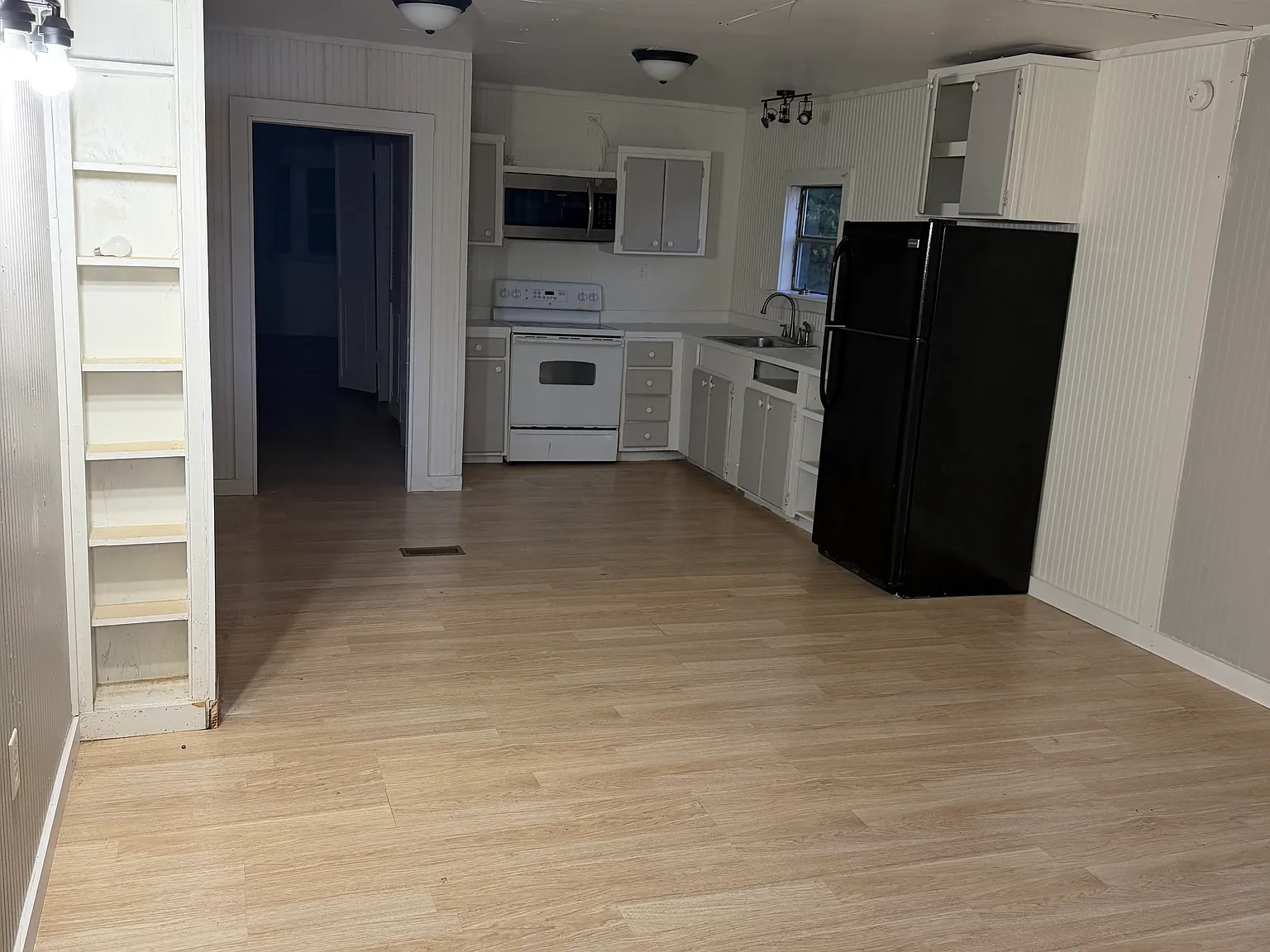 2 bed, 1000 sqft, $900 — Photo 2