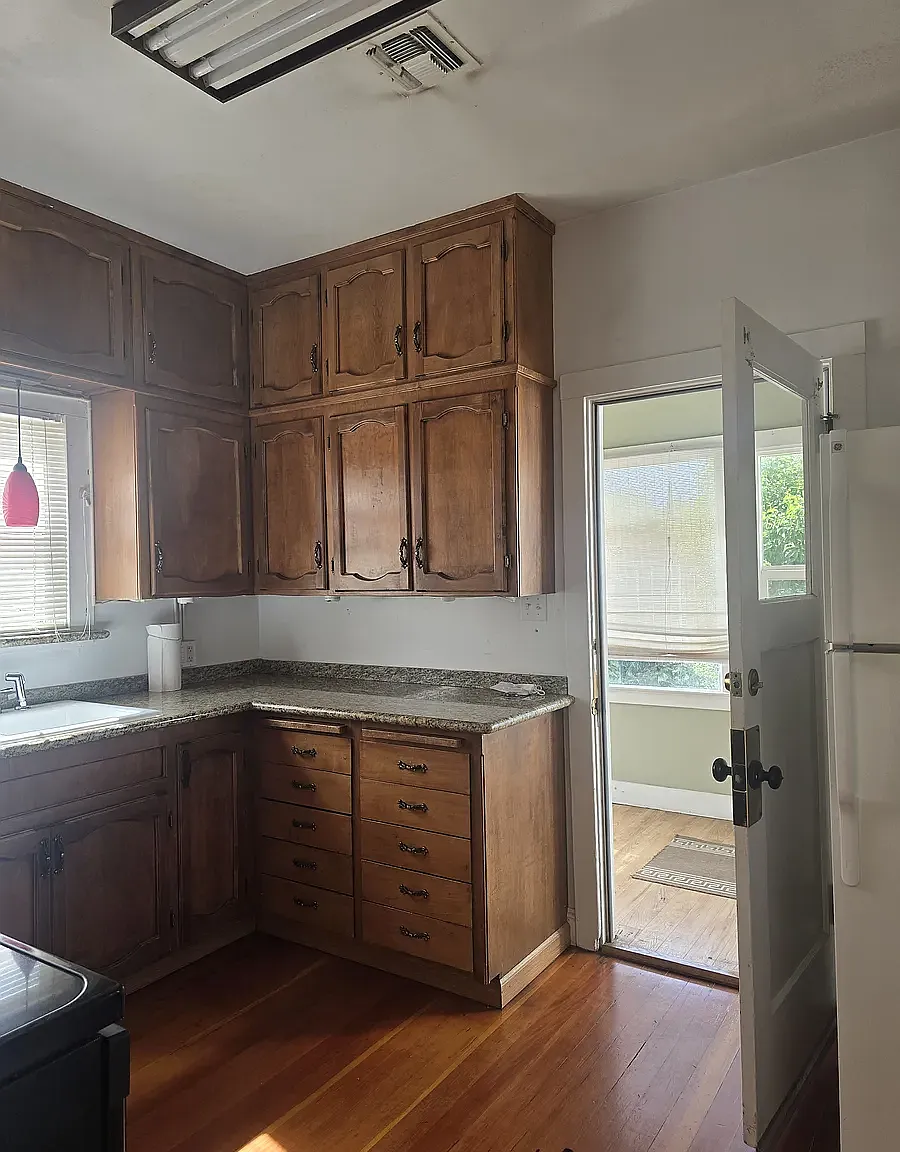 2164 Waldon St — Photo 4