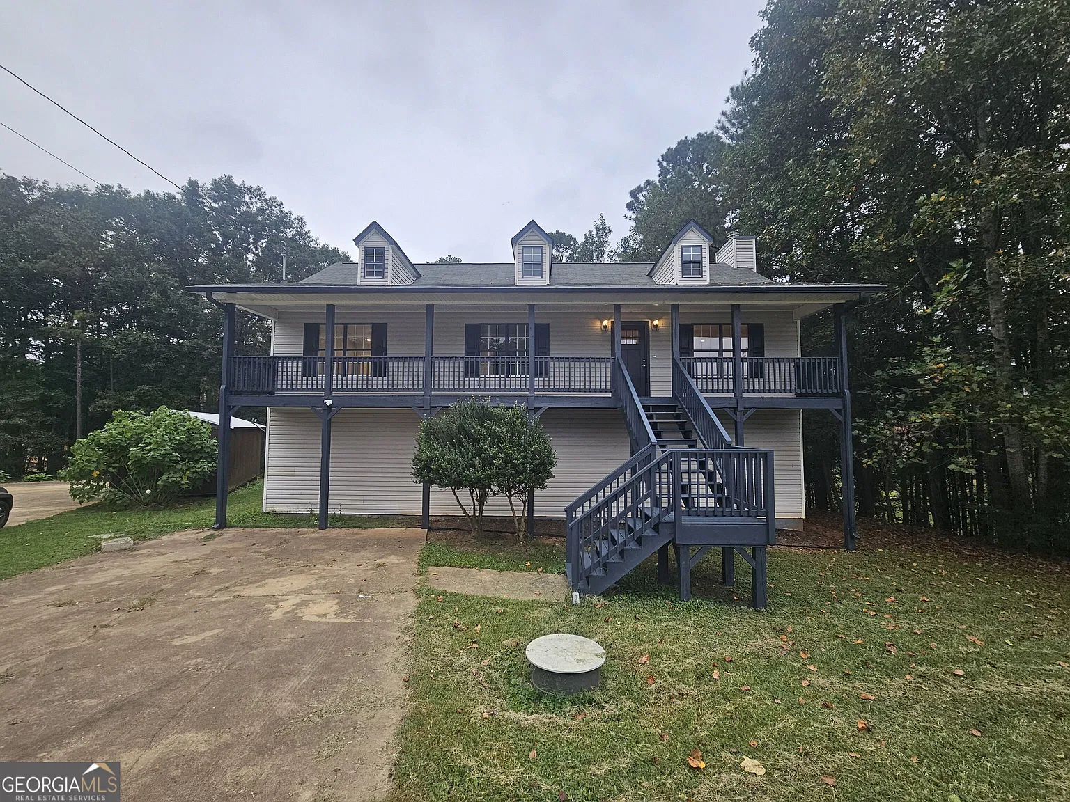 5 bed, 3.0 bath, 2688 sqft, $2,000 — Photo 2