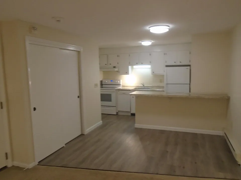 2 Lions Ave
