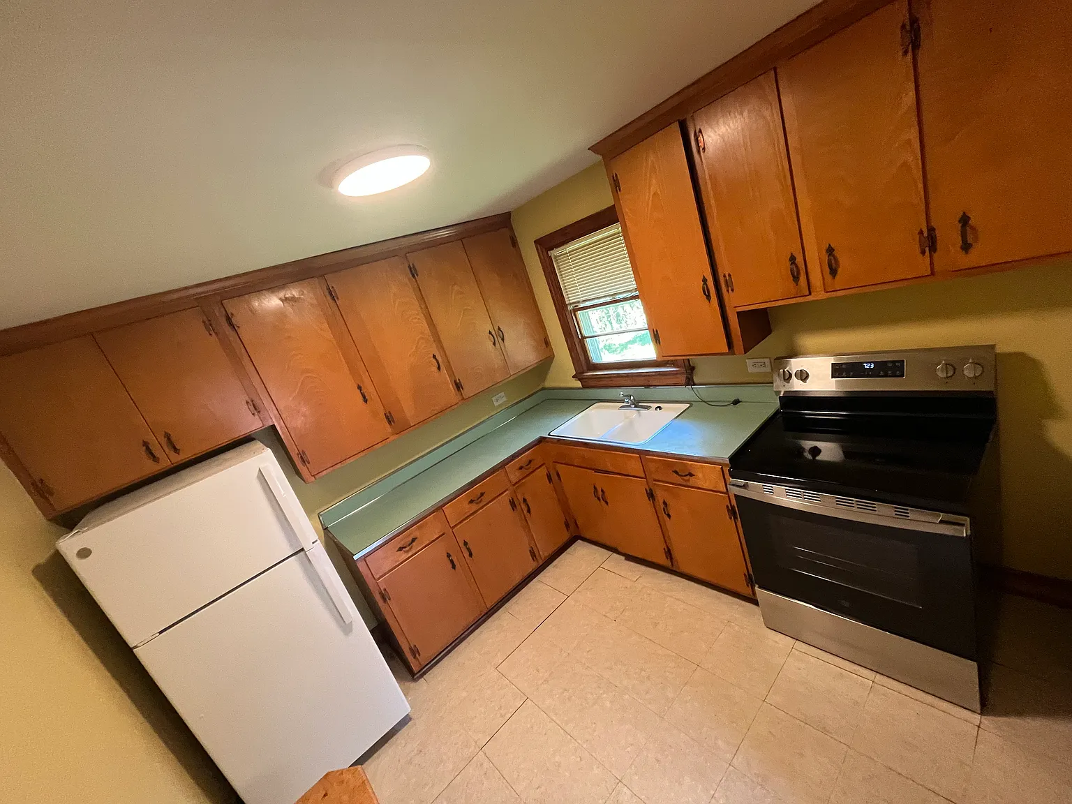 2408 Sunset Rd — Photo 2