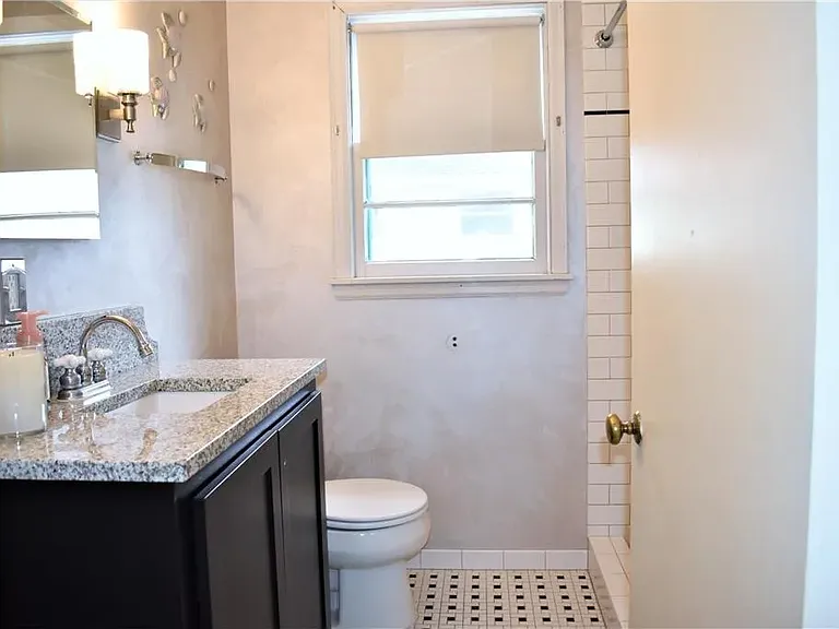 803 Maple St — Photo 2