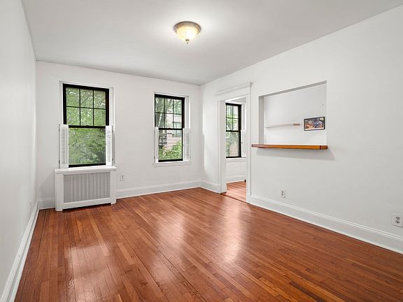 3rd image of 66 Queensberry St APT 218