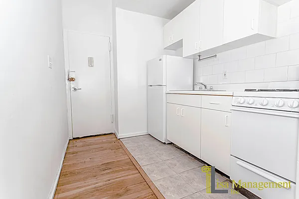 Rented by Lisa Management Inc | media 23