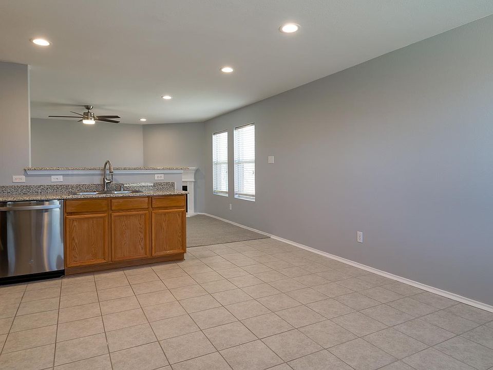1st image of 1473 Waterford Dr