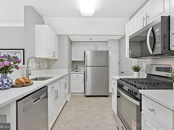 5th image of 12805 Fair Briar Ln
