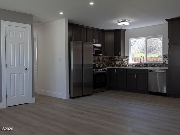 3rd image of 1605 Marian Ave