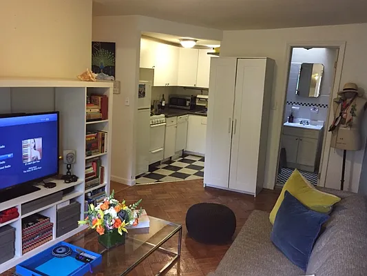 Rented by AJ Clarke | media 11