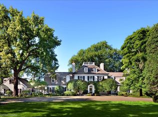 1601 Conway Rd, Lake Forest, IL 60045