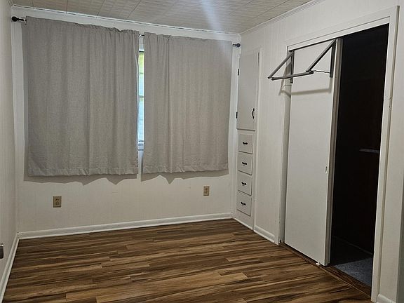 3rd image of 220 S Ida Ave
