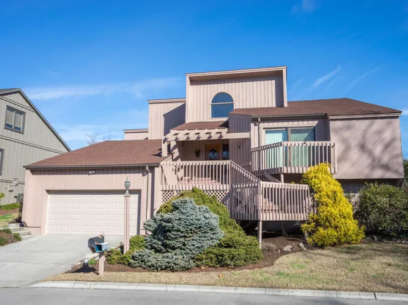 4827 River Place Dr, Knoxville, TN 37914