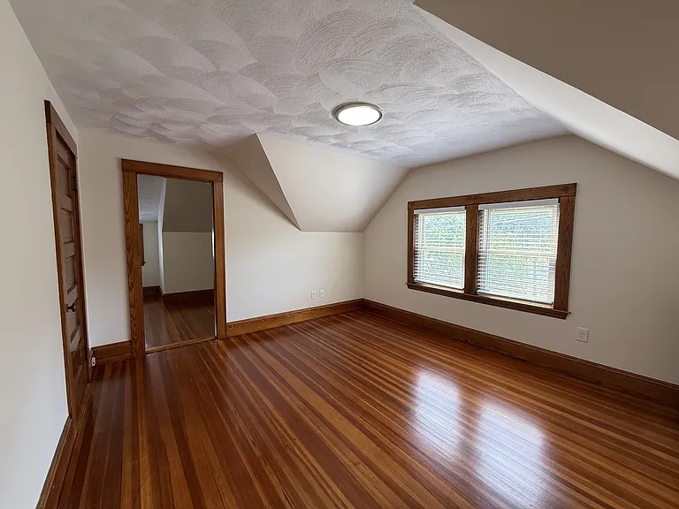 585 High St #2 — Photo 11