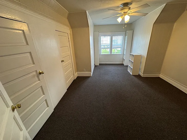 1124 W 37th Pl #1124 — Photo 46
