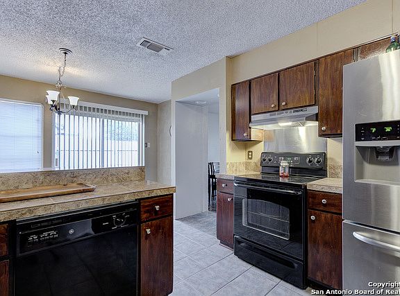 5th image of 7615 Pipers Creek St