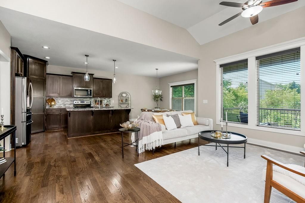 106 E Woodland Ave, Lone Jack, MO - More