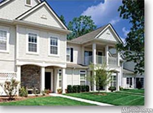 25878 Maritime Cir S, Harrison Township, MI 48045