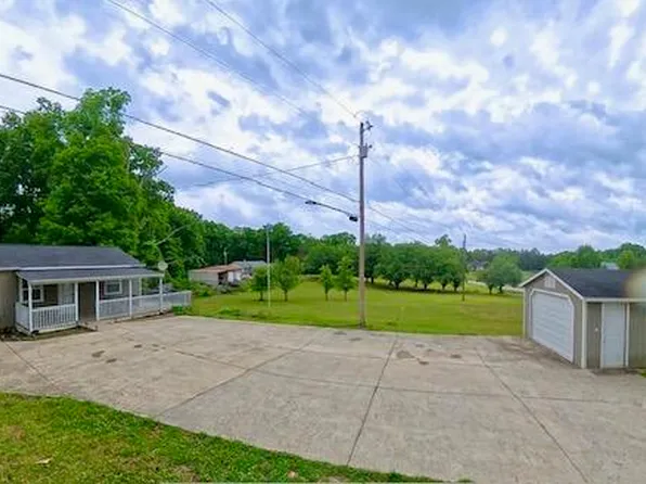2831 E Williamsburg St, Whitley City, KY 42653
