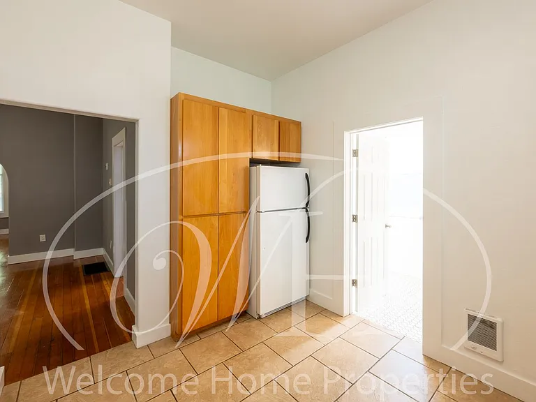427 E Cherry St — Photo 11