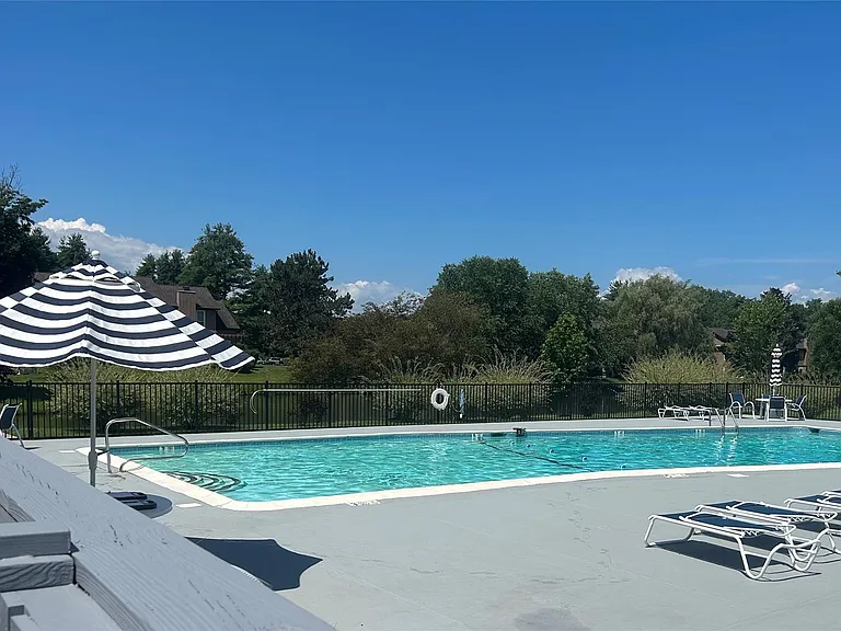 15 Pond Dr W — Photo 17