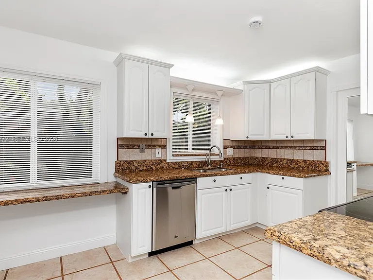 9030 SW 184th Ter — Photo 29