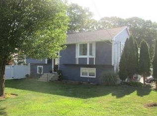 100 Bradbury St, Fall River, MA 02721