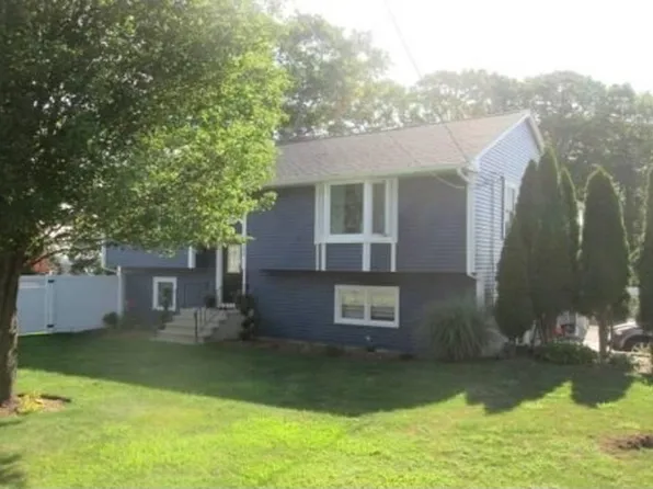 100 Bradbury St, Fall River, MA 02721