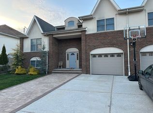 163 Uncas Ave, Staten Island, NY 10309