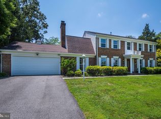 10312 Crown Point Ct, Rockville, MD 20854