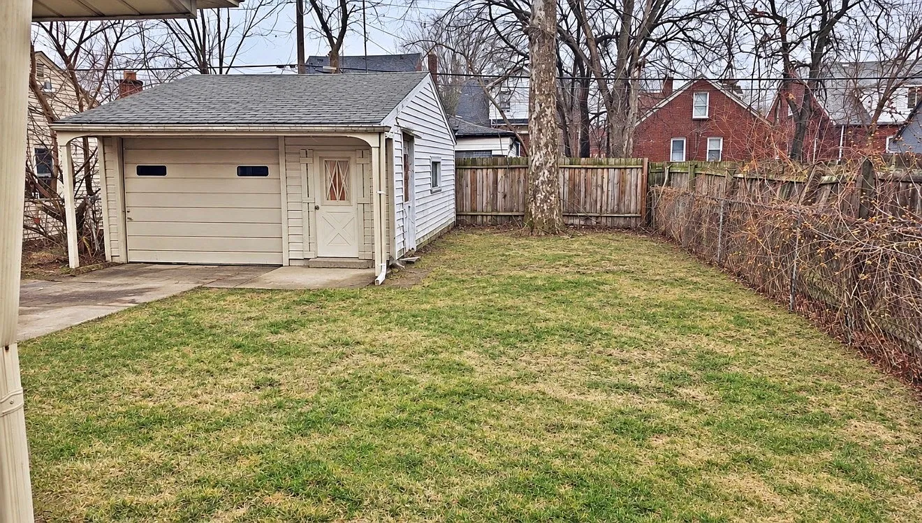 3 bed, 1.0 bath, 2032 sqft, $1,500 — Photo 3