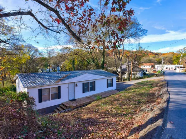 135 Blazer St, Newport, TN 37821