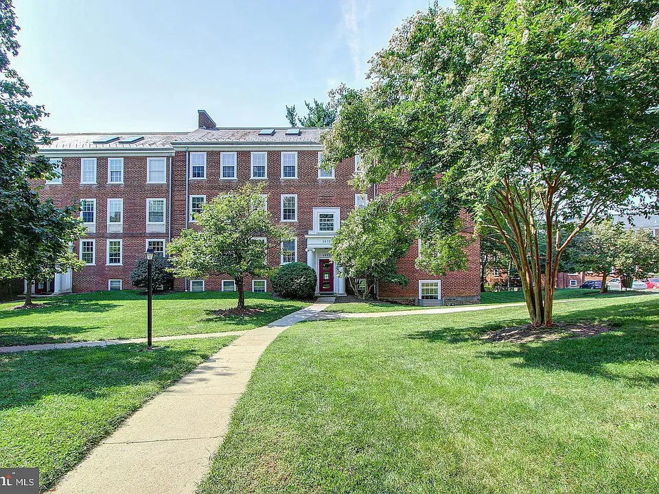 3872 Porter St NW #D358