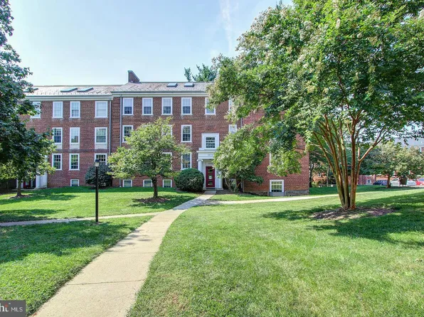 3872 Porter St NW APT D358, Washington, DC 20016