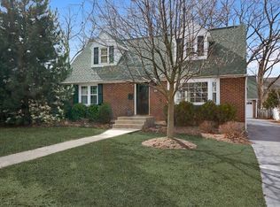 320 May Ave, Glen Ellyn, IL 60137