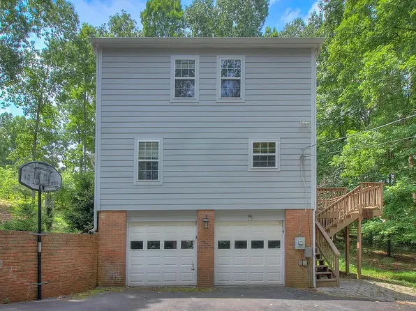 317 Gatewood Ln, Matthews, NC 28104
