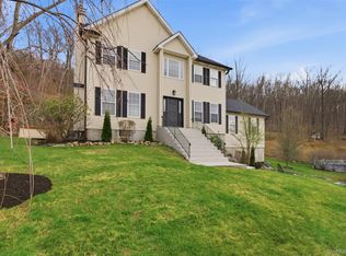 41 Hickory Road, Sloatsburg, NY