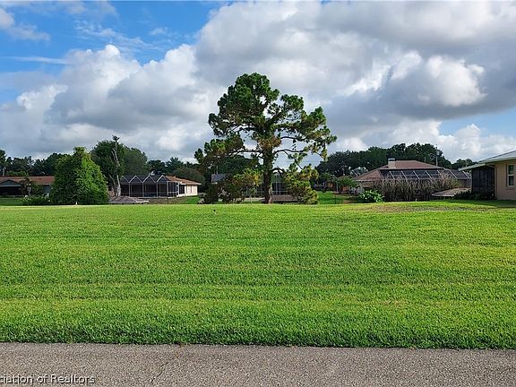 2nd image of 108 Citrus Rd NE