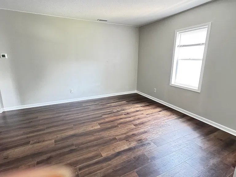 711 W Charles St #1 — Photo 10