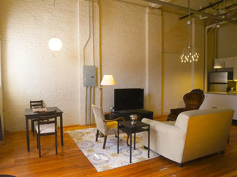 1300 Main St #102 — Photo 3