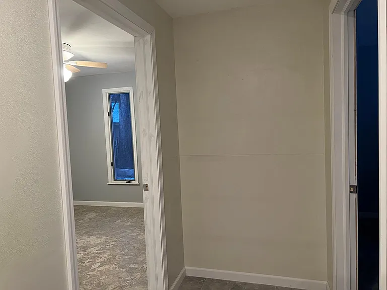 4721 E Hillcrest Dr — Photo 18
