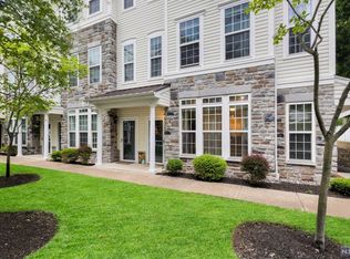 1 Wisteria Ln, Garfield, NJ 07026