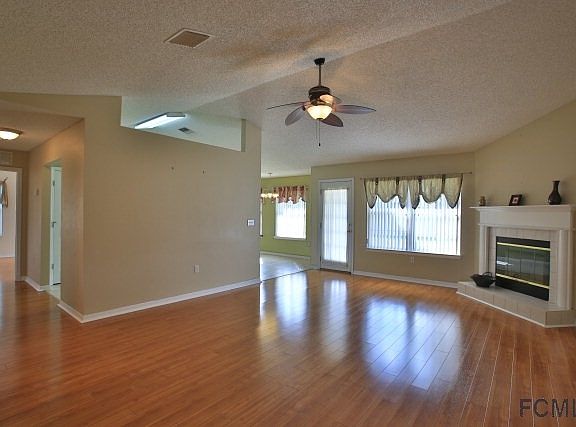 5th image of 12 Lemay Pl