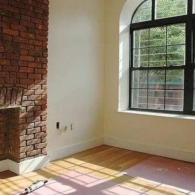 Rented by Nooklyn NYC LLC | media 43