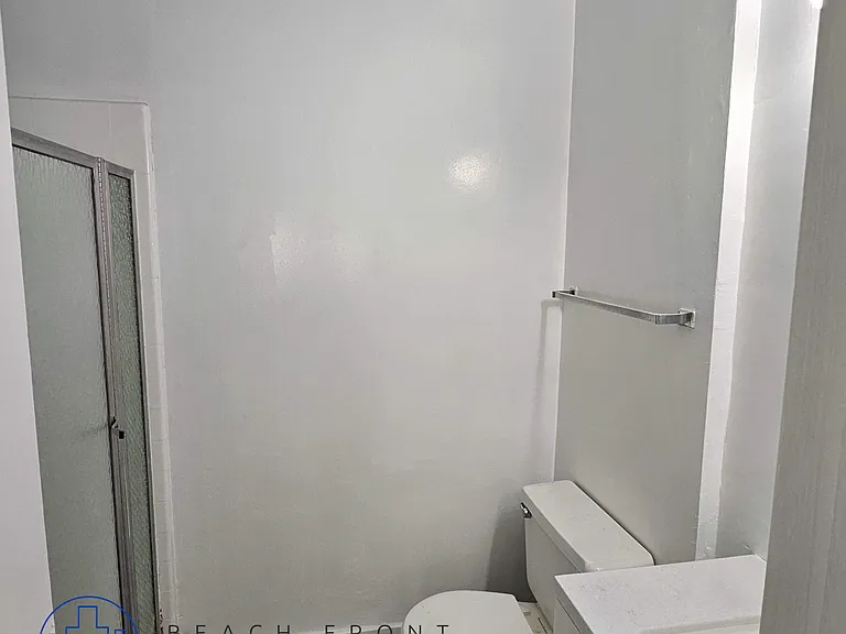 912 E La Palma — Photo 13
